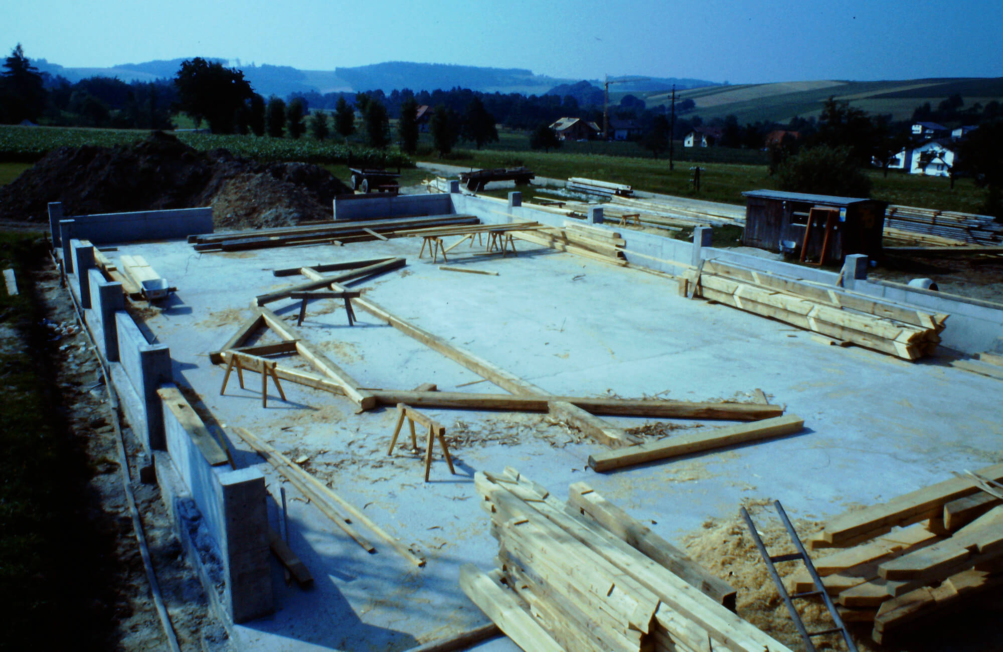 rohbau-hackgutheizung-pram-1990